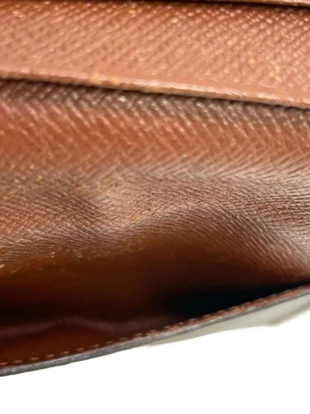 Louis Vuitton accessories	none note	